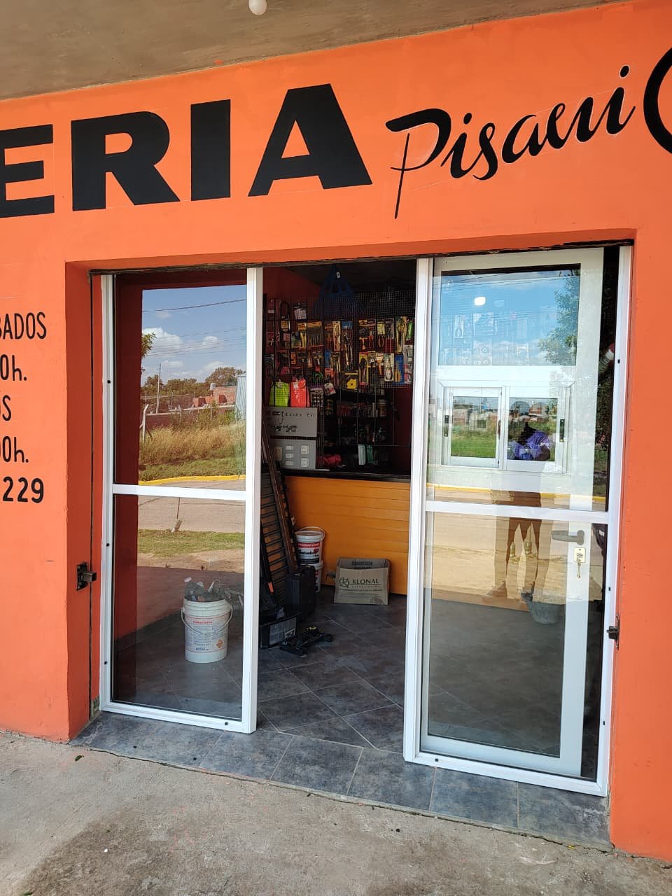 Frente de local 2